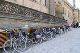 德國班貝格教堂外泊滿遊客單車.jpg