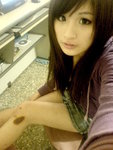 天使般的生活 翹腳打電腦 吃吃喝喝 然後拍個照= =.jpg