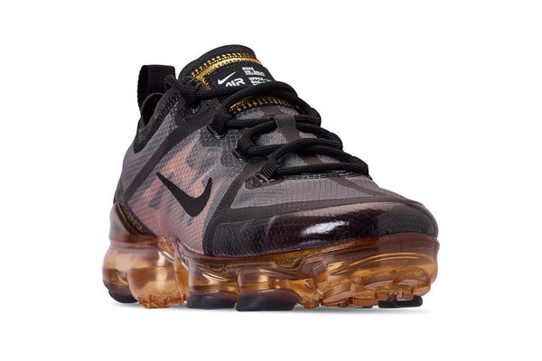 https _hypebeast.com_image_2018_12_nike-vapormax-2019-black-gold-release-date-002.jpg