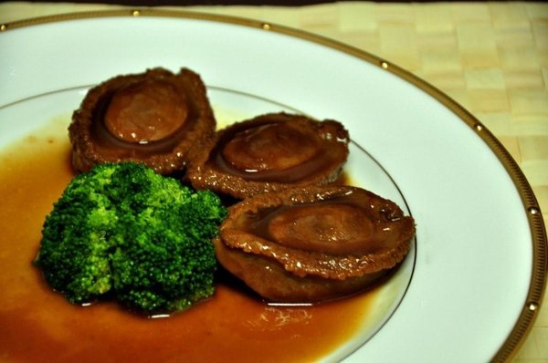 abalone%20on%20dish.jpg