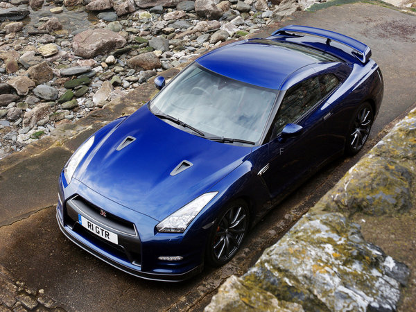 nissan_gtr-uk-2010_r17_jpg.jpg