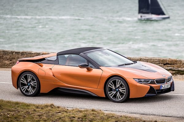 2019-BMW-i8-Roadster-1.jpg