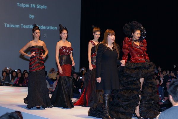 HKFW2010-D1M1_100.jpg