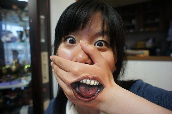329897-japanese-artist-choo-sans-body-art.jpg