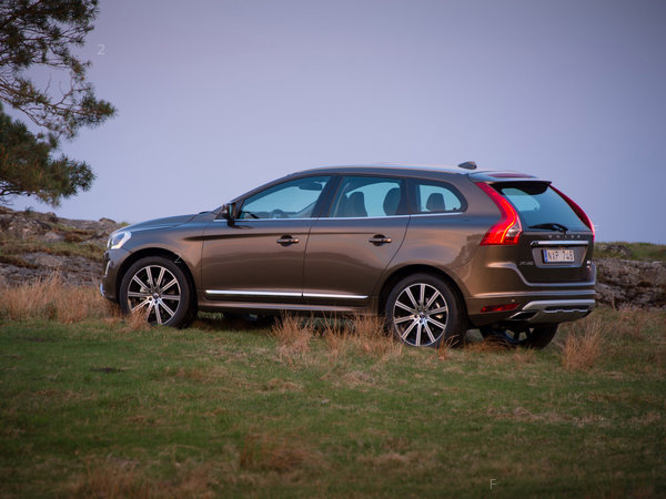 volvo_xc60-2013_r8_jpg.jpg