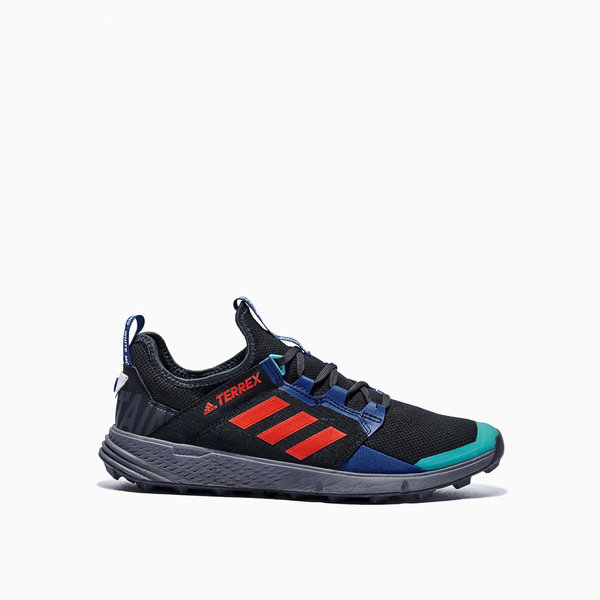 WM-TERREX-AGRAVIC-ADIDAS-WHITE-MOUNTAINEERING_14037_dettaglio.jpg