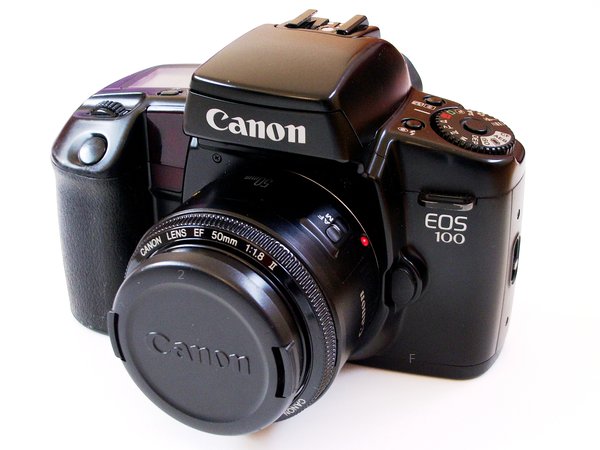 CanonEOS100with50mmLens.jpg