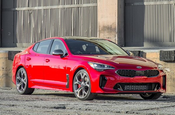 2018-Kia-Stinger-GT-front-three-quarter-05-e1526675734126.jpg