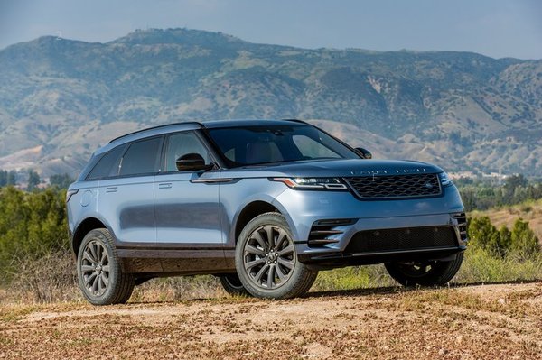 2018-Range-Rover-Velar-R-Dynamic-SE-front-three-quarter-2.jpg