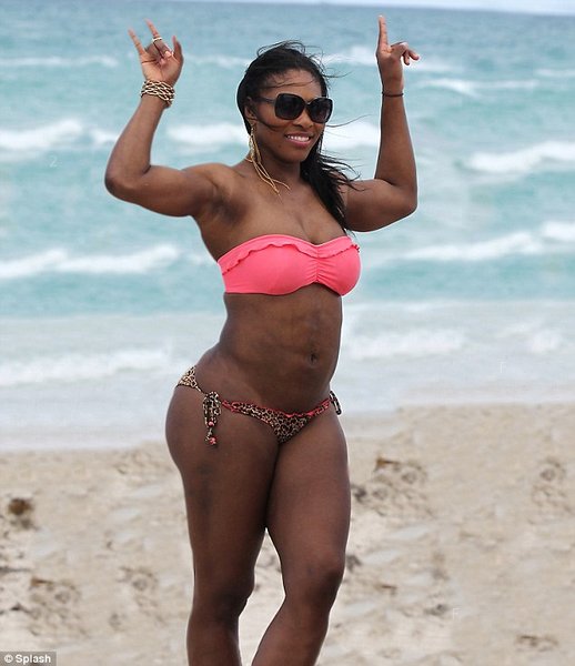 serena-williams-bikini-02.jpg