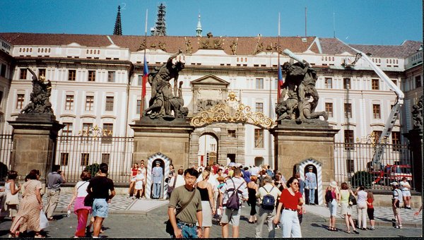 布拉格皇宮的大閘.jpg