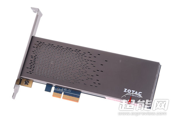 Zotac_Sonix_02.jpg