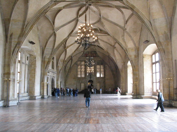 布拉格舊皇宮維拉迪斯拉大廳.jpg