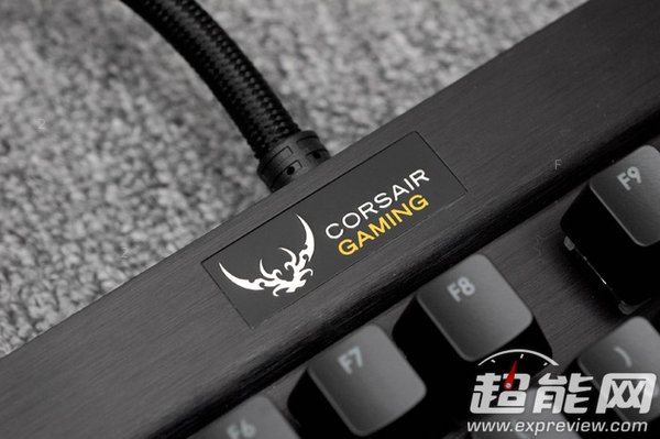 corsair_k70_12.jpg