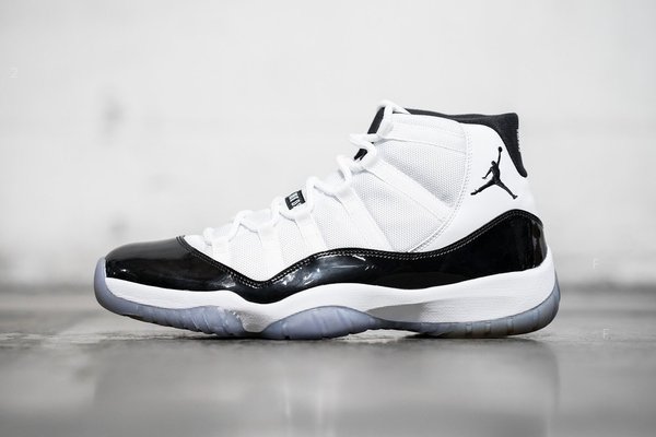 air-jordan-11-concord-2018-retro-45-heel-1.jpg