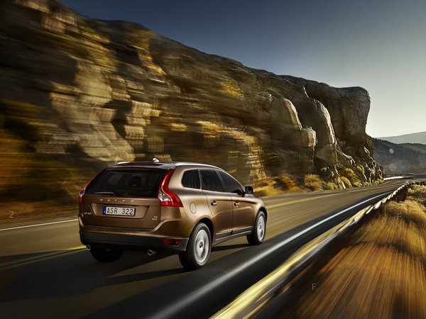 volvo_xc60_m6[1].jpg