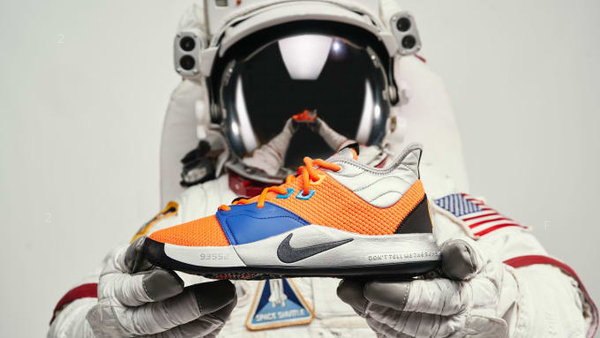nike-pg-3-nasa-release-date-ci2666-800-astronaut-hands.jpg