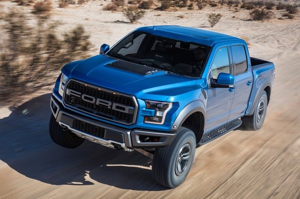 2019-Ford-F-150-Raptor-front-three-quarter-in-motion-02.jpg