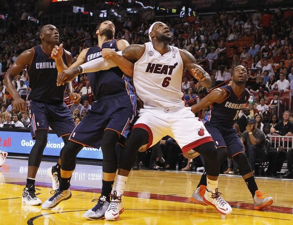 2013-03-24T232940Z_1830402100_GM1E93P0KP301_RTRMADP_3_NBA.jpg