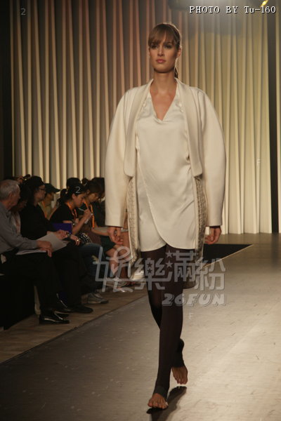 HKFW2010S-D3M1_003.jpg