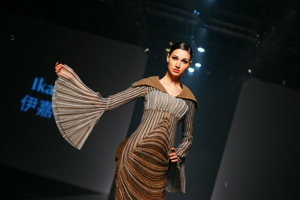 HKFW2011W-D3M4_143.jpg