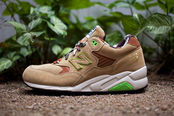 fingercroxx-x-new-balance-2013-spring-summer-mt580fxx-1.jpg