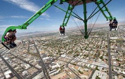 嚇死你的高空八爪椅     看起來好恐怖喔！！.jpg