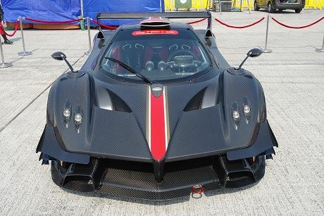 PAGANI ZONDA REVOLUCION 1.JPG