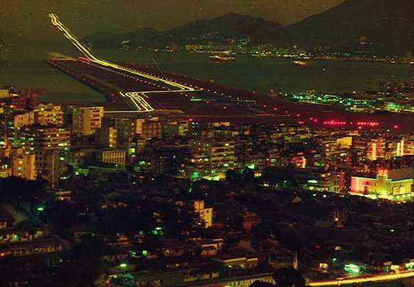 機場夜觀.jpg