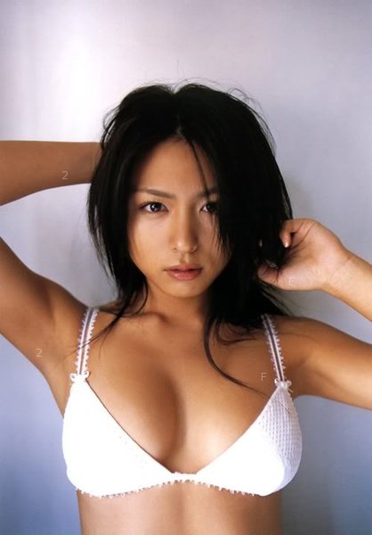 Yukie_Kawamura4.jpg