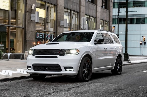 2018-Dodge-Durango-front-three-quarter-01.jpg