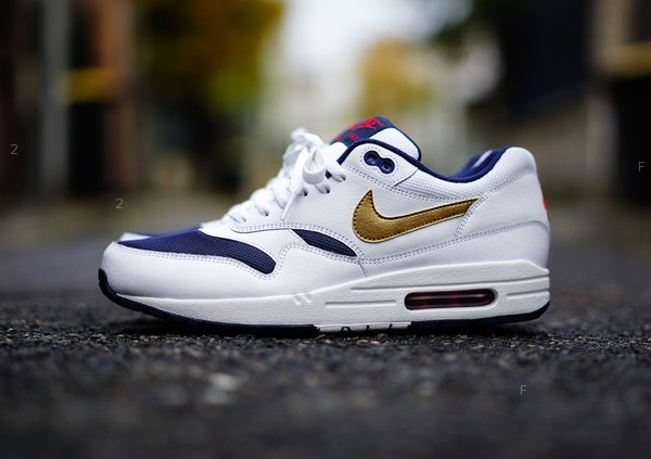 olympic-gold-air-max-1-04.jpg