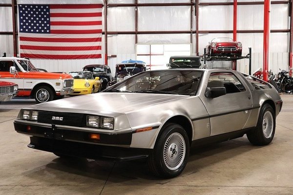 4839717f3bcba9_low_res_1981-delorean.jpg