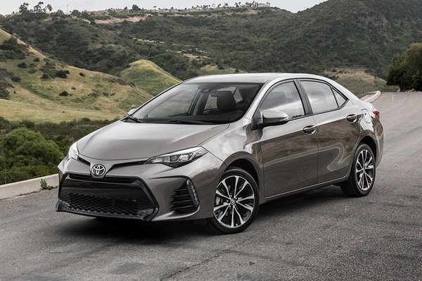 2018-Toyota-Corolla-XSE-front-three-quarter-04.jpg