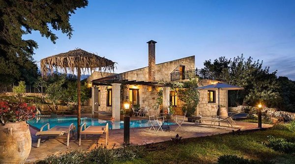 HomeAway-villa-in-Greece.jpg